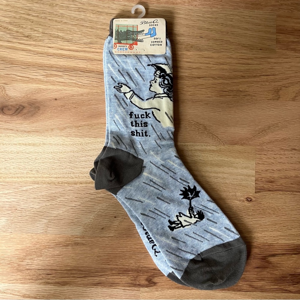 NWT Blue Q Women’s Graphic Crew Socks Two Pack - Picture 5 of 7
